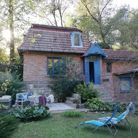 Barátkerti 818 * Szarvaskő